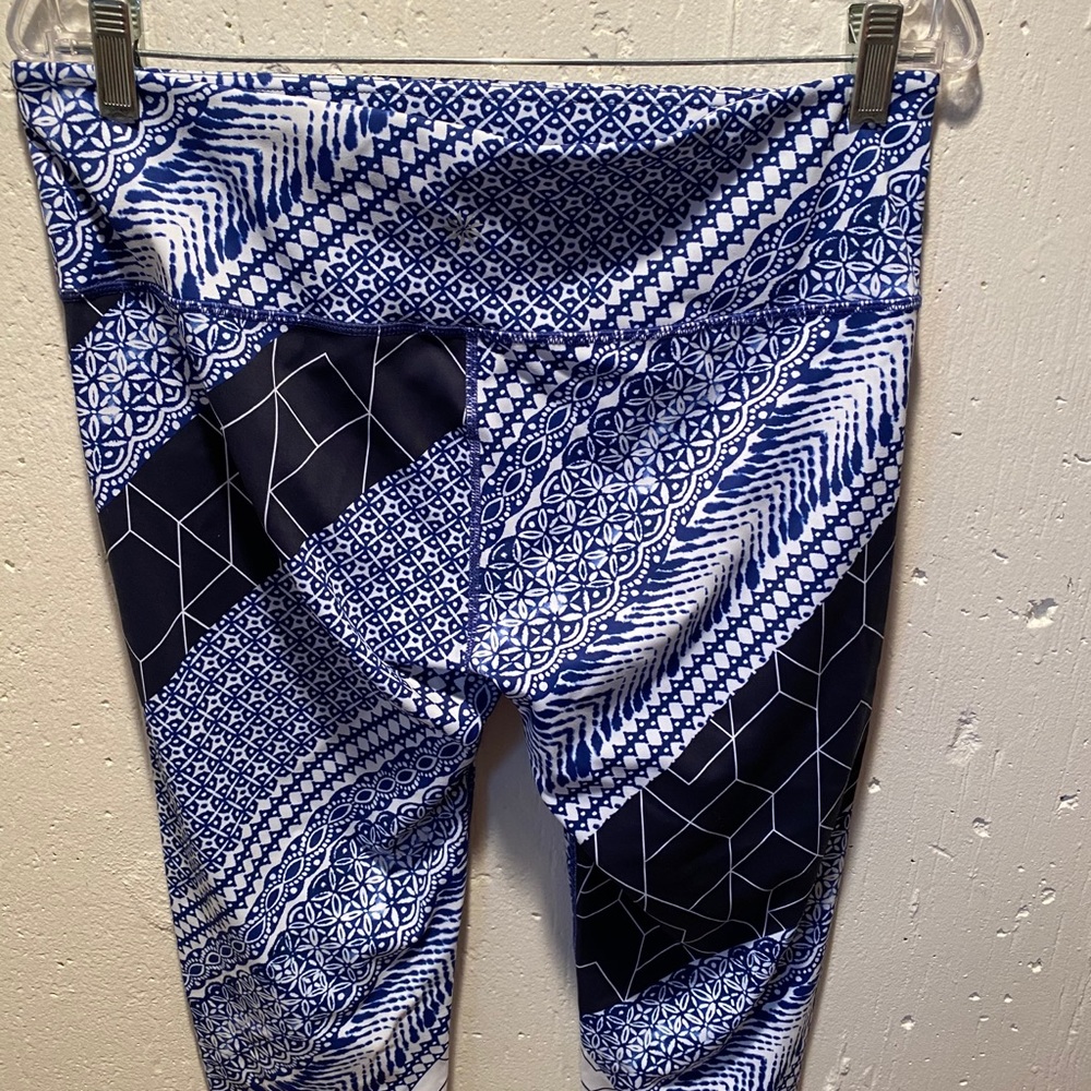 Athleta mosaic capris